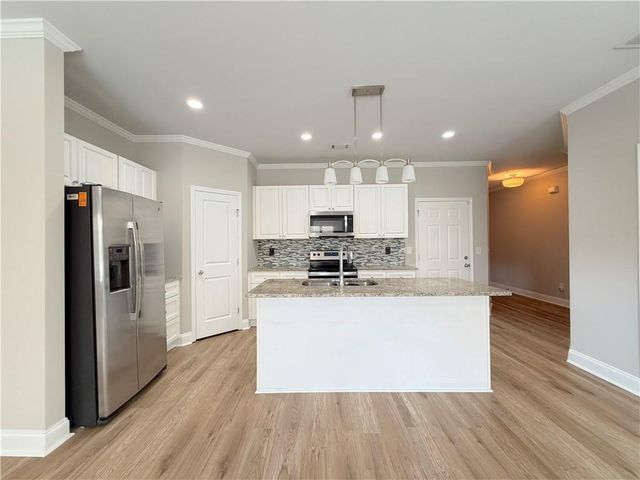 316 Cashes Court, Lilburn, GA 30047