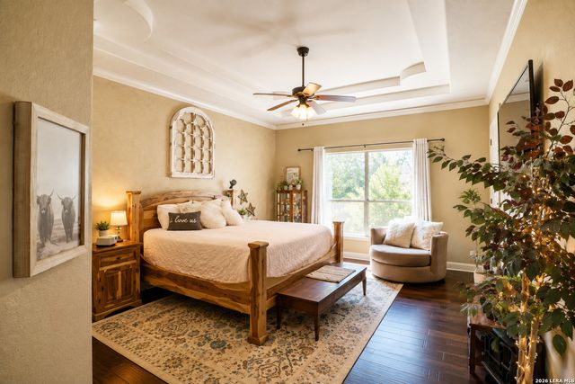 105 N Abrego Crossing, Floresville, TX 78114