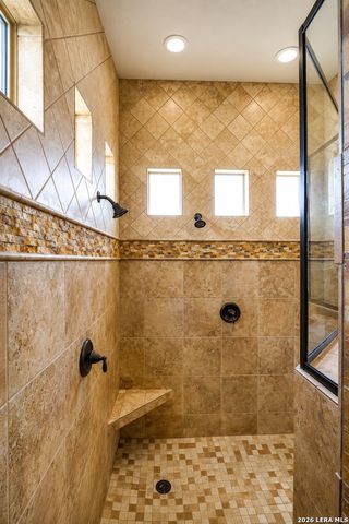 105 N Abrego Crossing, Floresville, TX 78114