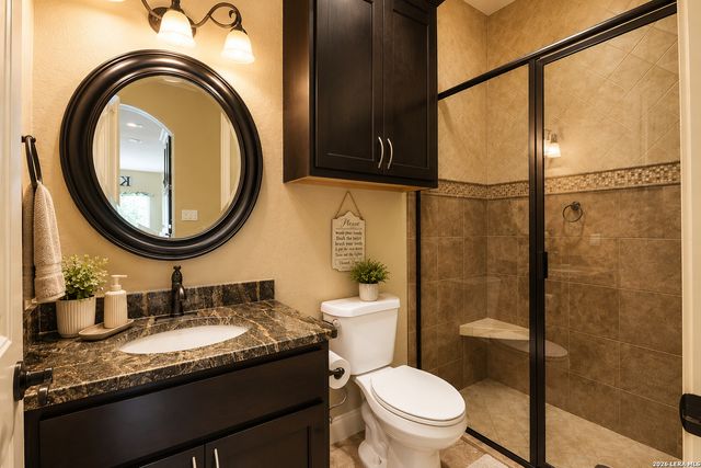 105 N Abrego Crossing, Floresville, TX 78114