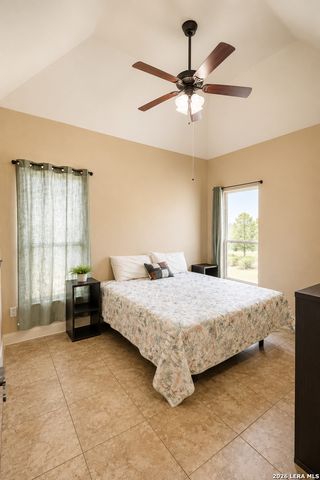 105 N Abrego Crossing, Floresville, TX 78114