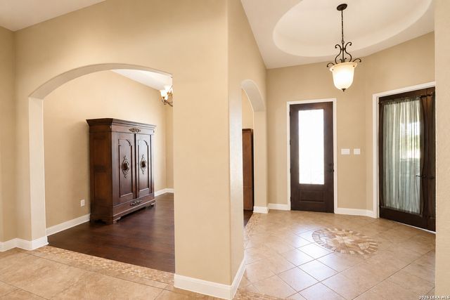 105 N Abrego Crossing, Floresville, TX 78114