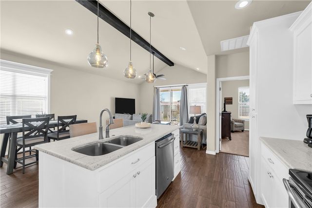 442 SW Glover Street, Bentonville, AR 72712