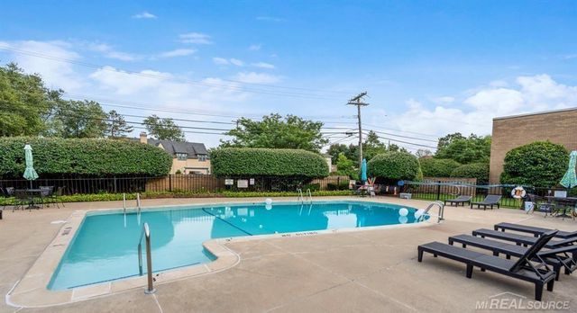 28111 Jefferson Apt A4 Avenue, St Clair Shores, MI 48081