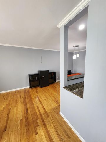 28111 Jefferson Apt A4 Avenue, St Clair Shores, MI 48081