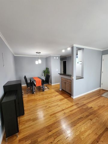 28111 Jefferson Apt A4 Avenue, St Clair Shores, MI 48081
