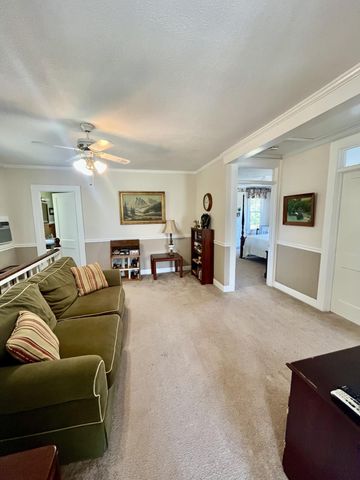6068 Charleston Highway, Walterboro, SC 29488