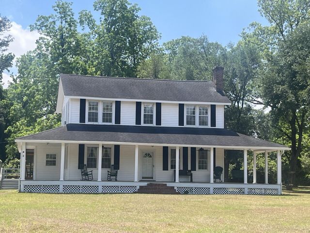 6068 Charleston Highway, Walterboro, SC 29488