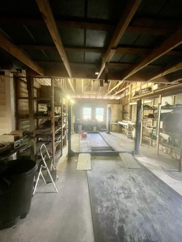 6068 Charleston Highway, Walterboro, SC 29488