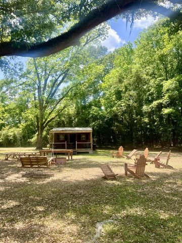 6068 Charleston Highway, Walterboro, SC 29488
