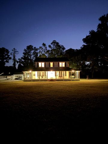 6068 Charleston Highway, Walterboro, SC 29488