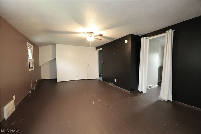 12908 Shadyway Road, Garfield Heights, OH 44125