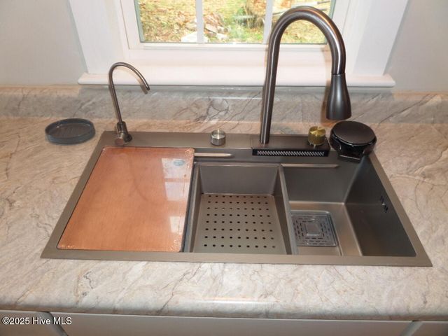 7682 Kershaw Road, Arapahoe, NC 28510