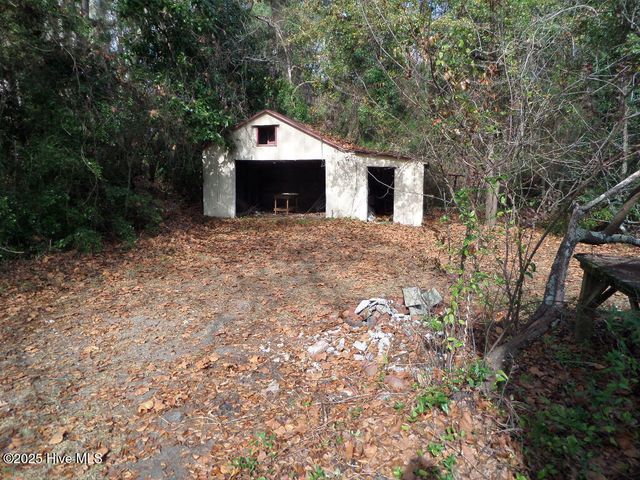 7682 Kershaw Road, Arapahoe, NC 28510