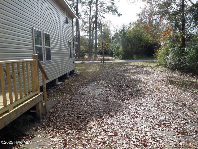 7682 Kershaw Road, Arapahoe, NC 28510