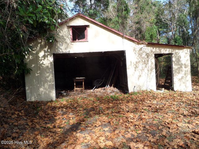 7682 Kershaw Road, Arapahoe, NC 28510