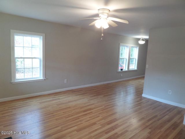 7682 Kershaw Road, Arapahoe, NC 28510