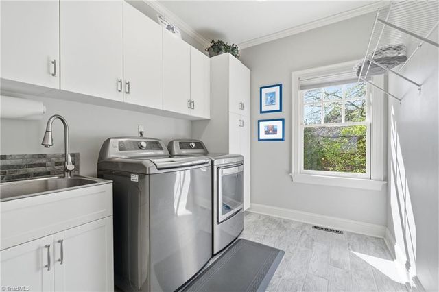 971 Ridge Gate Drive, Lewisville, NC 27023