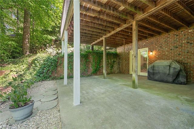 971 Ridge Gate Drive, Lewisville, NC 27023