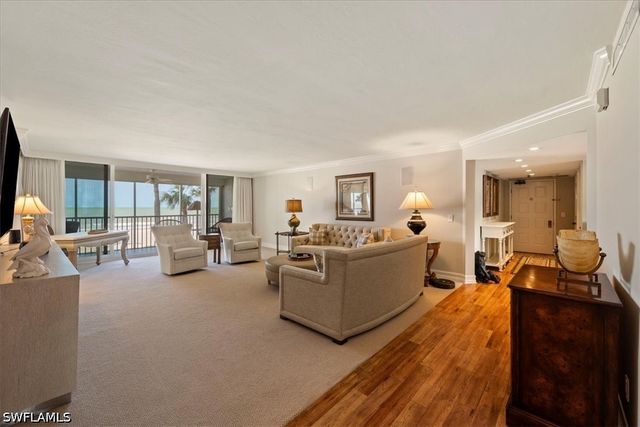 10691 Gulf Shore DR 200, Naples, FL 34108