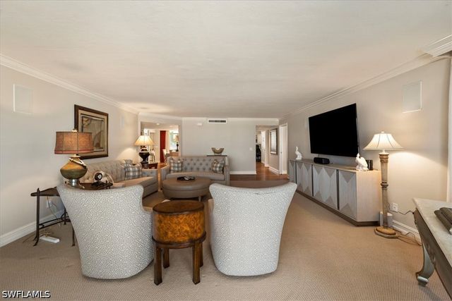 10691 Gulf Shore DR 200, Naples, FL 34108