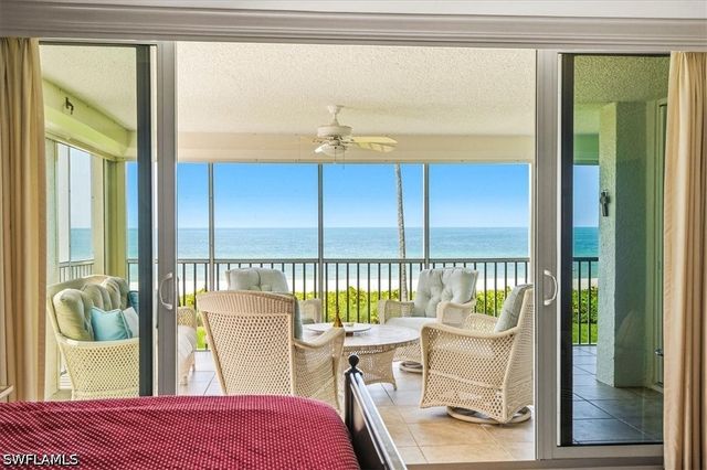 10691 Gulf Shore DR 200, Naples, FL 34108