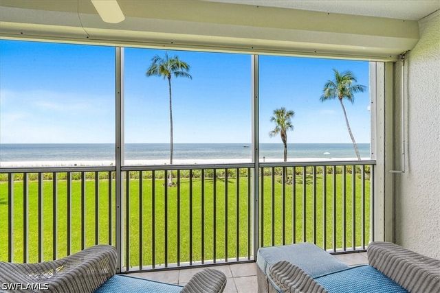 10691 Gulf Shore DR 200, Naples, FL 34108