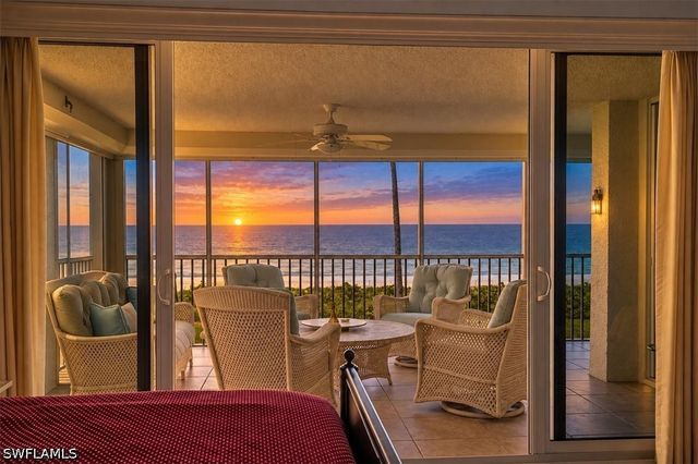 10691 Gulf Shore DR 200, Naples, FL 34108