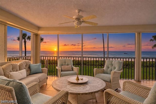 10691 Gulf Shore DR 200, Naples, FL 34108