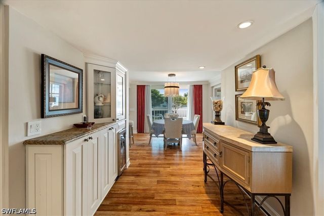 10691 Gulf Shore DR 200, Naples, FL 34108
