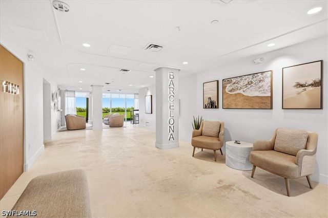 10691 Gulf Shore DR 200, Naples, FL 34108