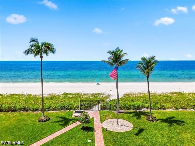 10691 Gulf Shore DR 200, Naples, FL 34108