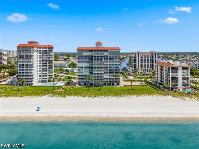 10691 Gulf Shore DR 200, Naples, FL 34108