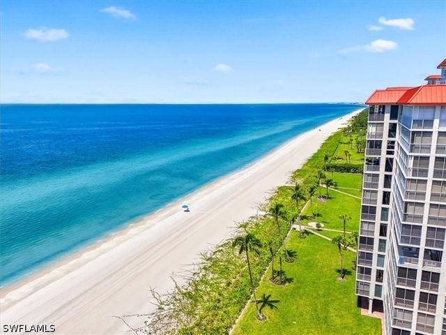10691 Gulf Shore DR 200, Naples, FL 34108