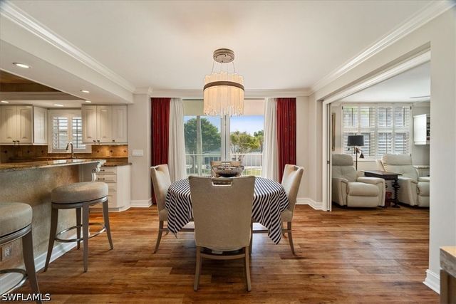 10691 Gulf Shore DR 200, Naples, FL 34108