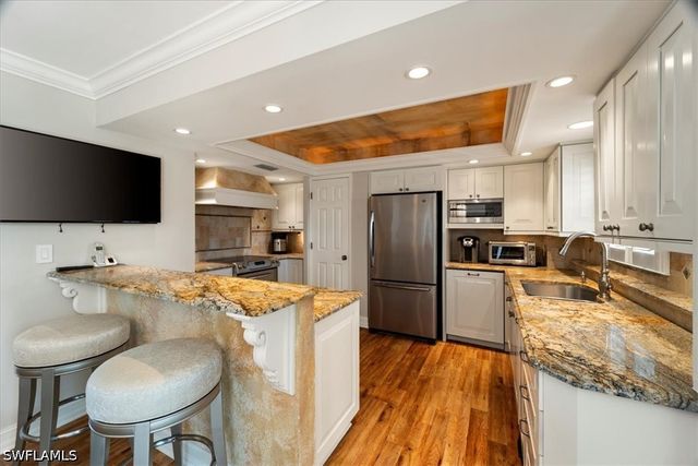 10691 Gulf Shore DR 200, Naples, FL 34108