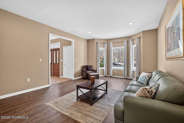 14 Yosemite Court, Old Bridge, NJ 08857