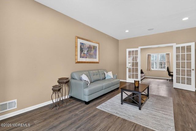 14 Yosemite Court, Old Bridge, NJ 08857