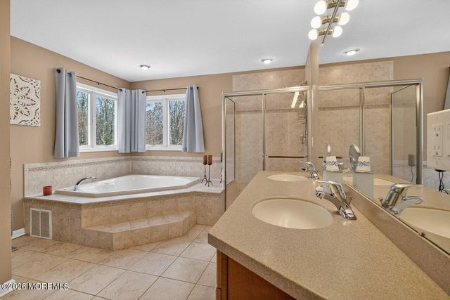 14 Yosemite Court, Old Bridge, NJ 08857