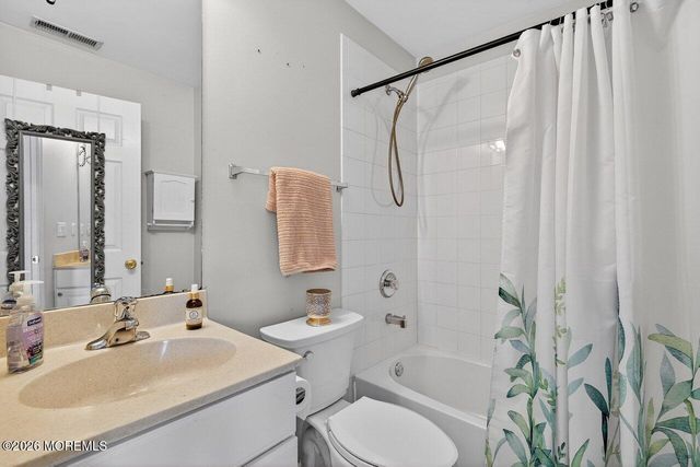 14 Yosemite Court, Old Bridge, NJ 08857