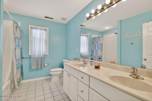 14 Yosemite Court, Old Bridge, NJ 08857