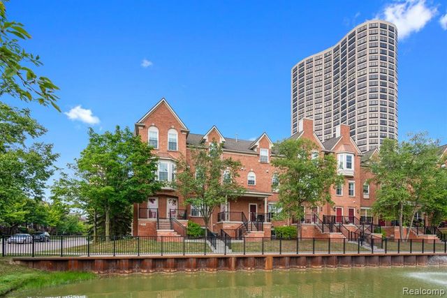 20072 Rodeo Court, Southfield, MI 48075