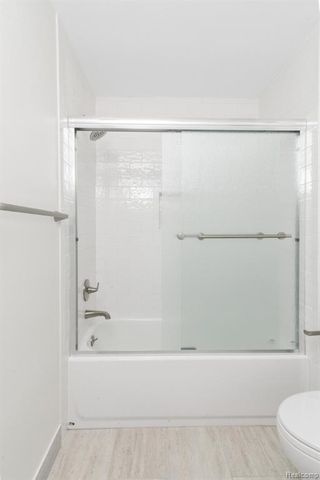 20072 Rodeo Court, Southfield, MI 48075