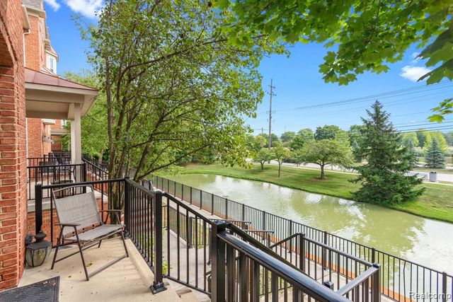 20072 Rodeo Court, Southfield, MI 48075
