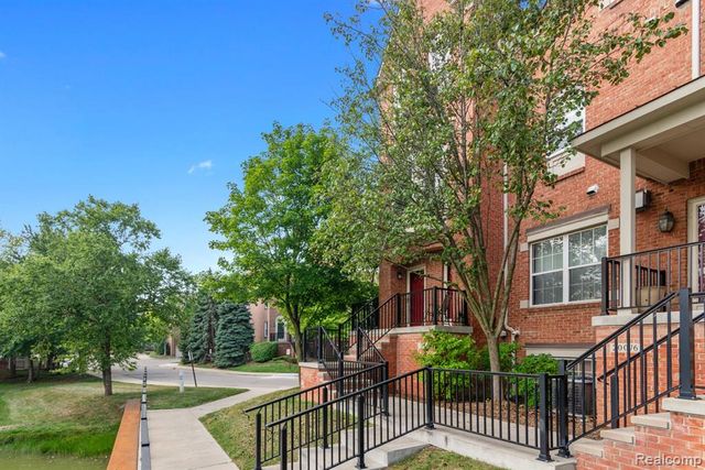 20072 Rodeo Court, Southfield, MI 48075
