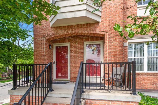 20072 Rodeo Court, Southfield, MI 48075