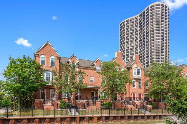 20072 Rodeo Court, Southfield, MI 48075
