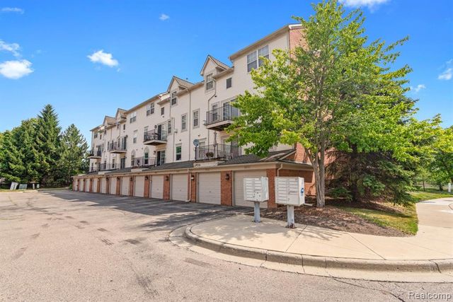 20072 Rodeo Court, Southfield, MI 48075
