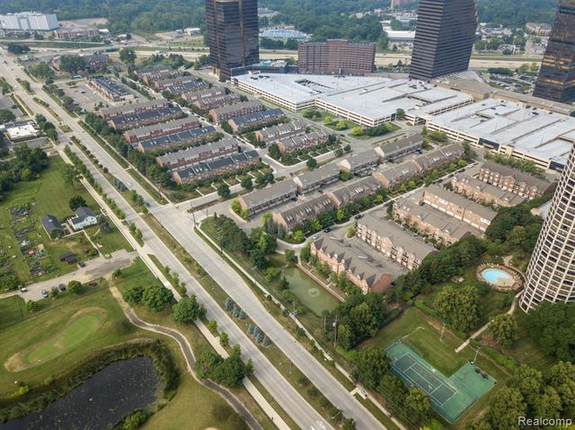 20072 Rodeo Court, Southfield, MI 48075