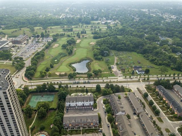 20072 Rodeo Court, Southfield, MI 48075
